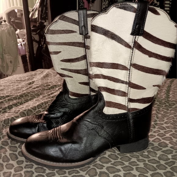 CALF HAIR BOOTS - Picture 1 of 6